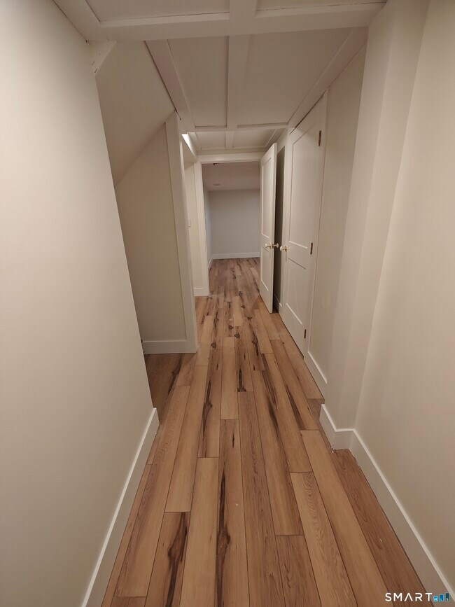 Building Photo - 241 Cricket Knoll