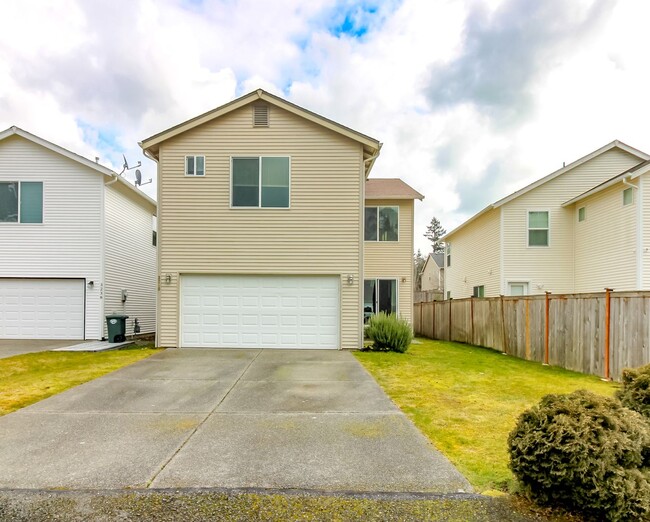 Building Photo - DuPont 3 bedroom plus loft home