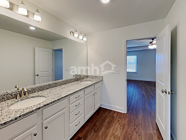 Building Photo - 2409 Garrett Prk Dr