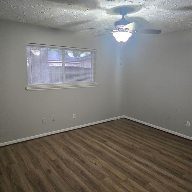 Building Photo - 11902 Scottsdale Dr