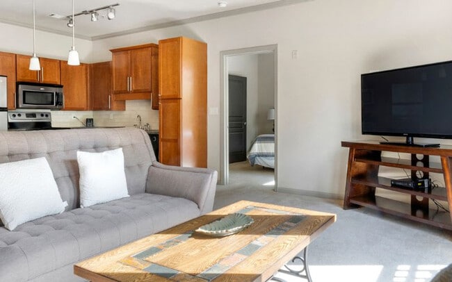 Building Photo - 1100 Ashwood Pkwy