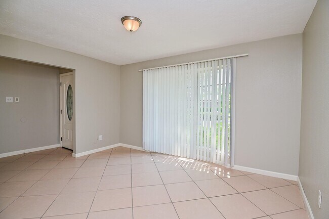 Building Photo - 10019 Overview Dr