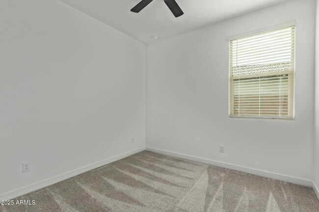 Building Photo - 4942 N 194th Dr