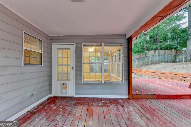 Building Photo - 2115 Glynmoore Dr