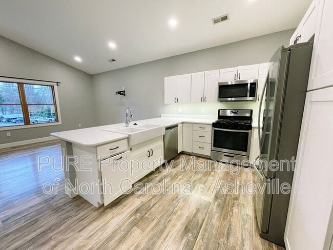 Building Photo - 125 Ashwood Rd