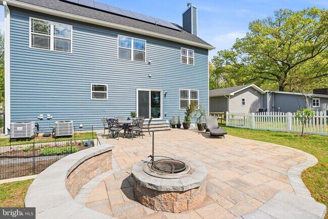 Building Photo - 722 Whitneys Landing Dr