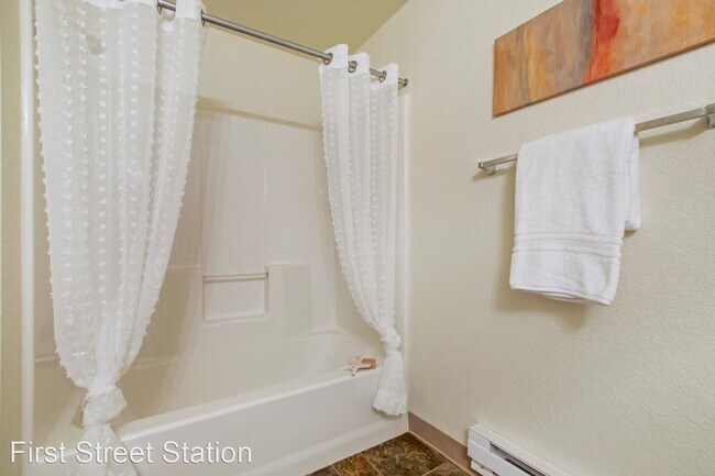 Building Photo - 16119 SE 1st St