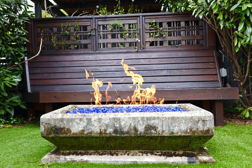 Building Photo - 712 SE 42nd Ave