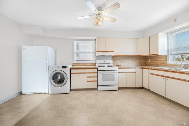 Building Photo - 120 Woodside Ave