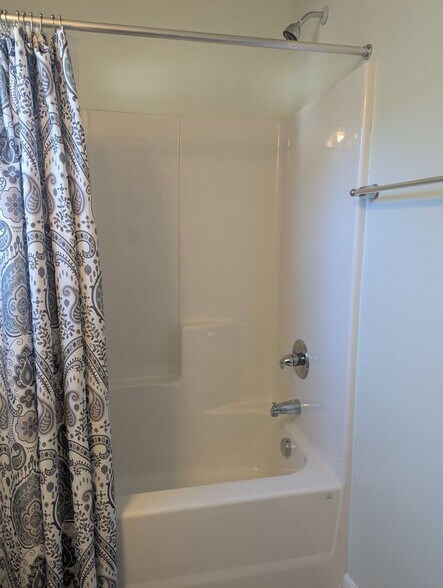 Building Photo - 385 Orchard Ln