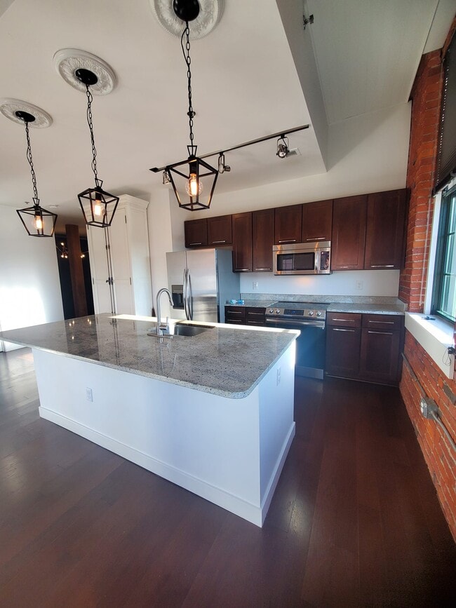 Building Photo - 48 Water St