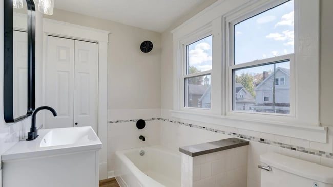 Building Photo - Stylish 3-Bed Home with Private Patio, Basement & Off-Street Parking in Cincinnati