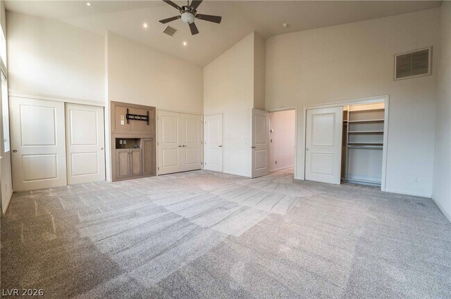 Building Photo - 980 Vegas Valley Dr