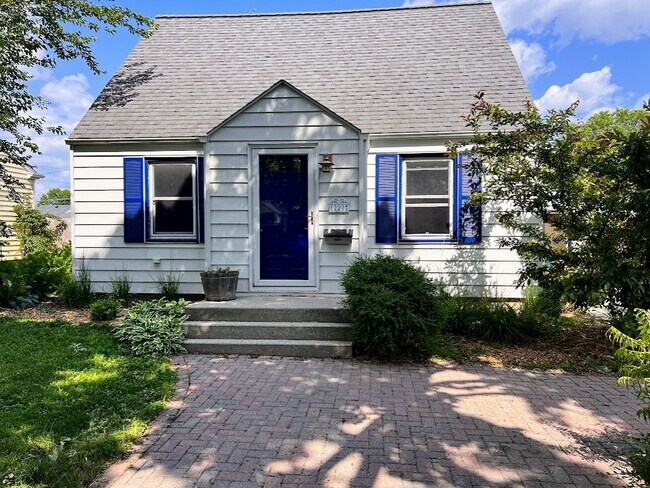 Building Photo - 1220 Carroll Ave