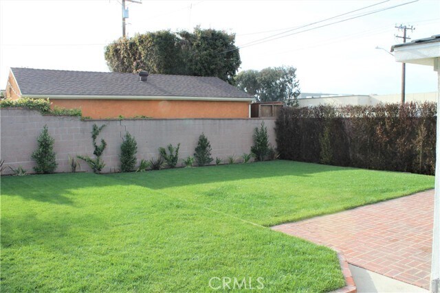 Building Photo - 2425 Sebald Ave