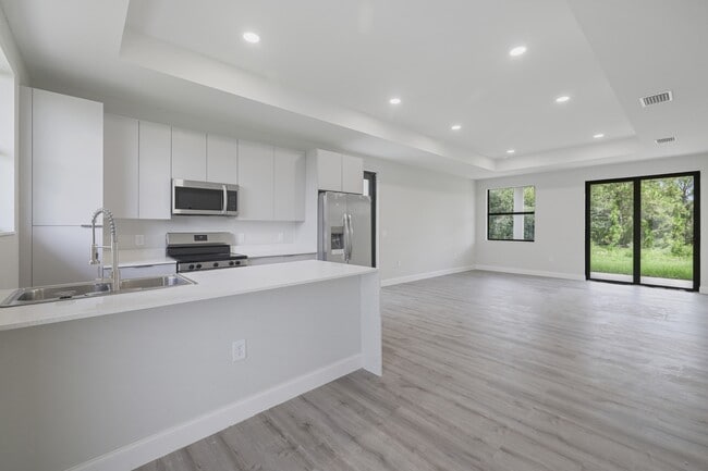 Building Photo - 3216 53rd St W