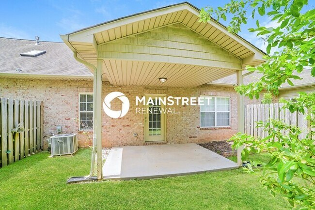 Building Photo - 3 Bedroom Pet-Friendly Home in Corryton, TN with Main Street Renewal