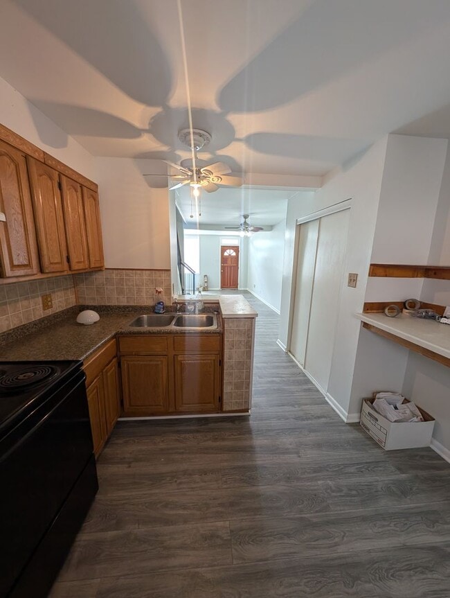 Building Photo - 2BR Townhome in Ashland Mews (Johns Hopkin...