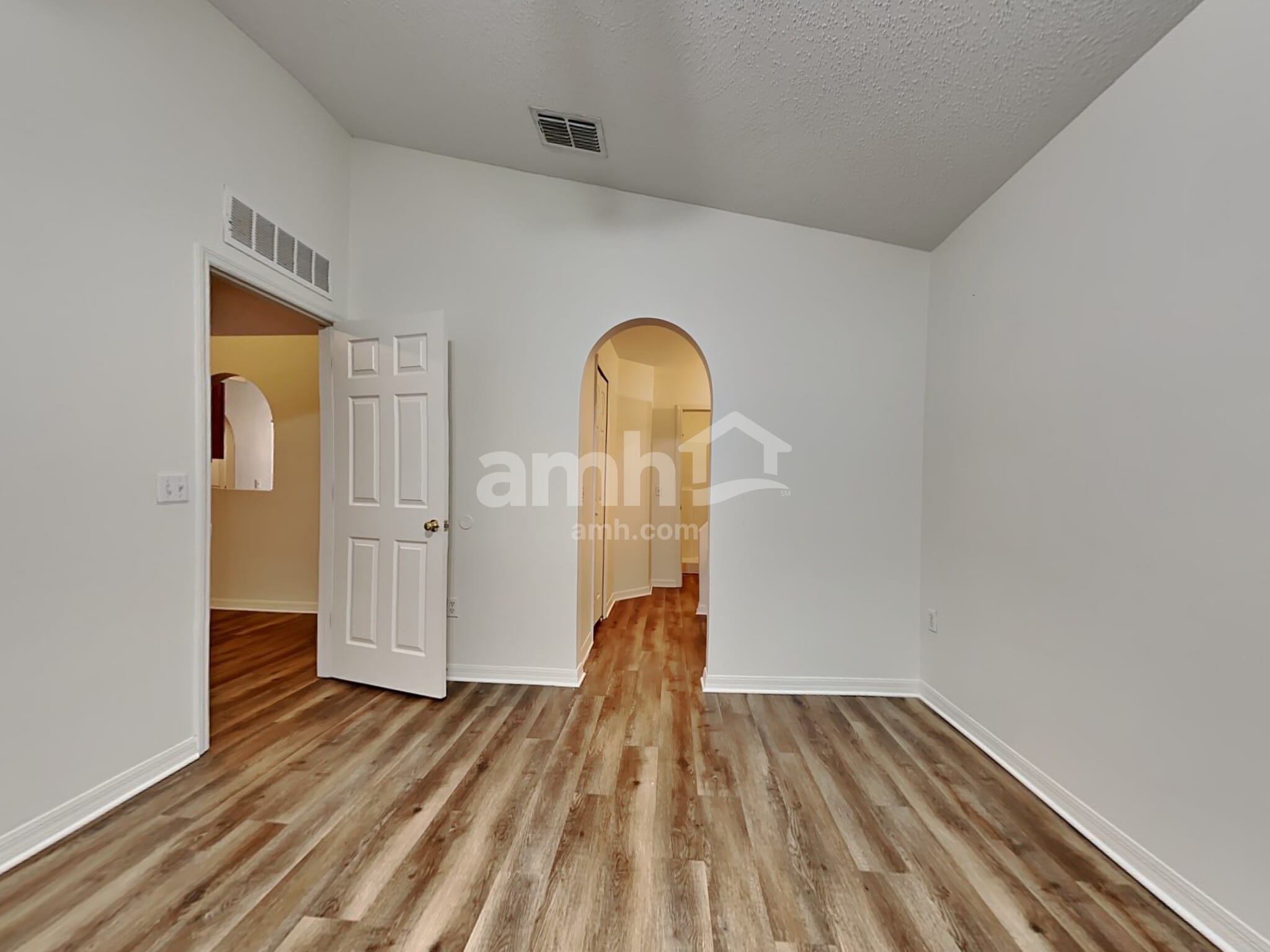 Building Photo - 3097 Rogers Ave