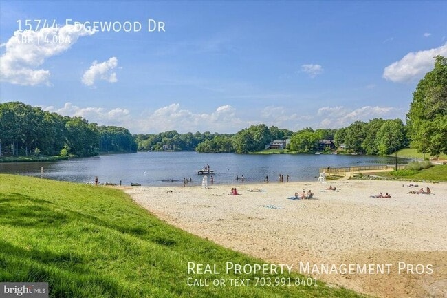 Building Photo - 15744 Edgewood Dr