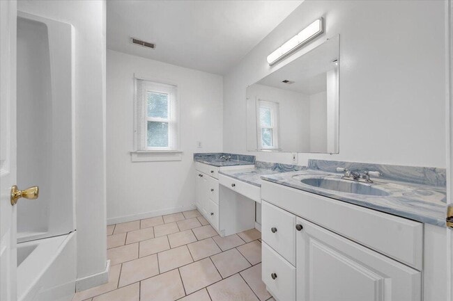 Building Photo - 1202 Rugby Blvd NW