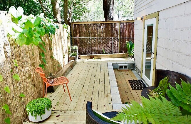 Primary Photo - 21 Arenta St