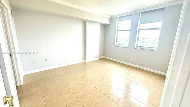 Building Photo - 4100 Salzedo St