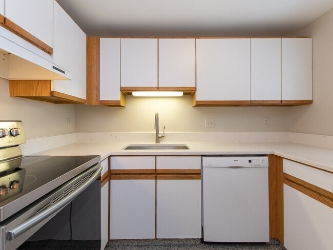 Building Photo - 1 Watermill Pl