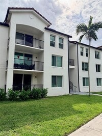 Building Photo - 1122 Villa Cir