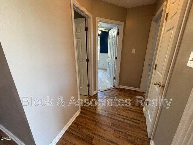 Building Photo - 337 Americana Dr