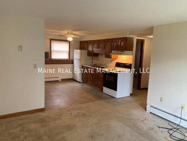 Primary Photo - 385 Pine St