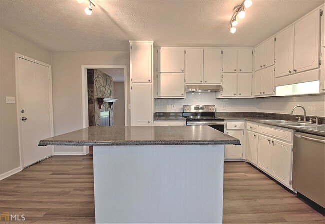 Building Photo - 408 Ironwood Way