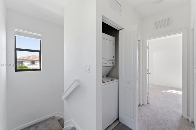 Building Photo - 24630 SW 118 Ave