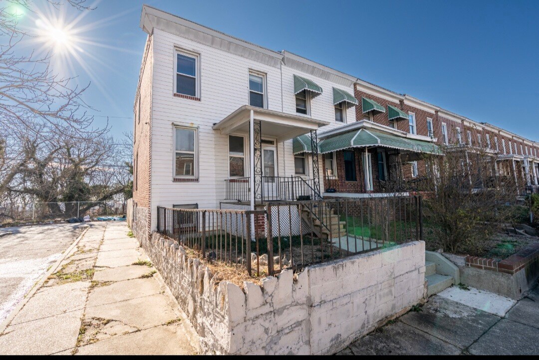 Building Photo - 3343 Ravenwood Ave