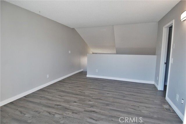 Building Photo - 746 N Eucalyptus Ave