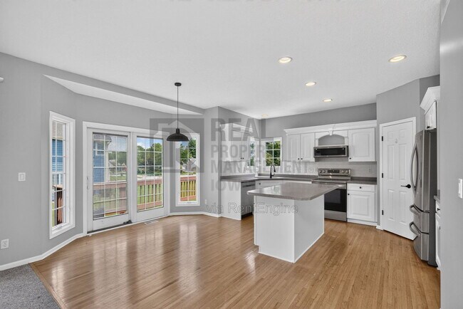 Building Photo - 2305 NE Hanover Ct