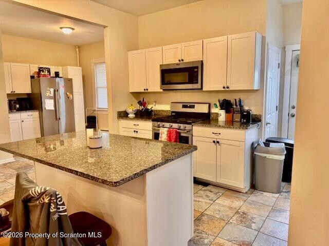 Building Photo - 815 Monroe Ave