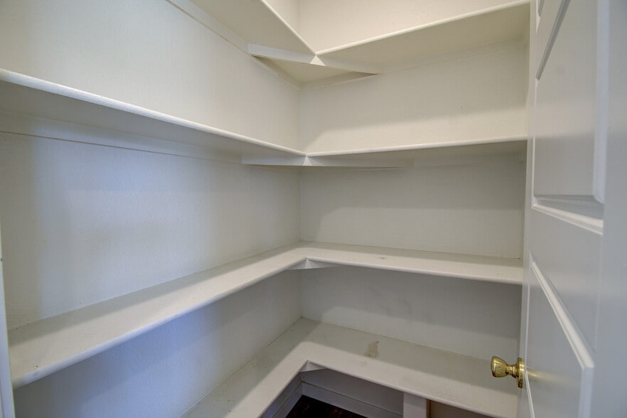 Building Photo - 3846 N Catawba Way