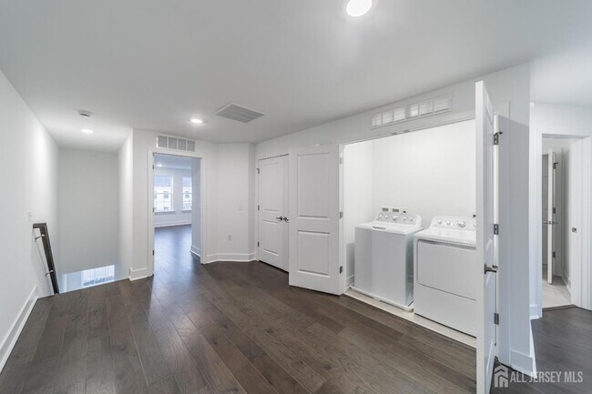 Building Photo - 135 Stoutsburg Blvd