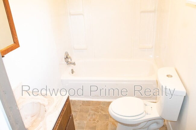 Building Photo - 901-903 Coleman Ave