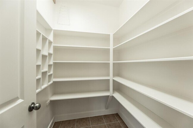 Building Photo - 28506 Woodlark Dr