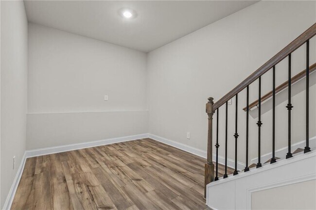 Building Photo - 3614 Shore Wood Ave