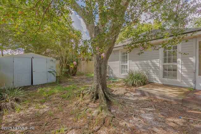 Building Photo - 1819 Ashmore Green Dr