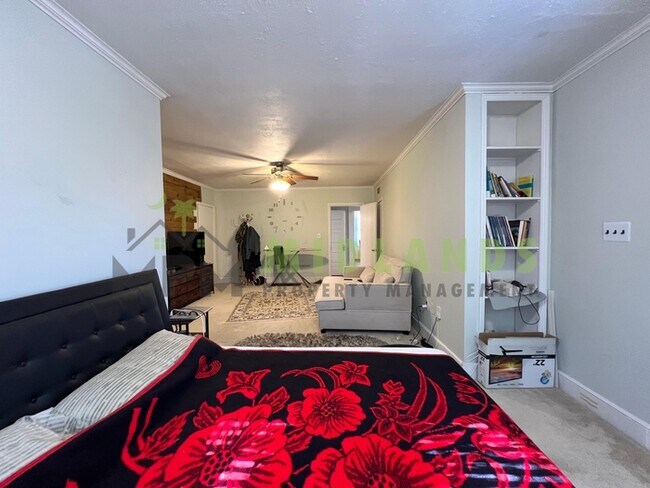 Building Photo - 2417B Clark Street