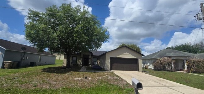 Building Photo - 911 Gloucester Ct