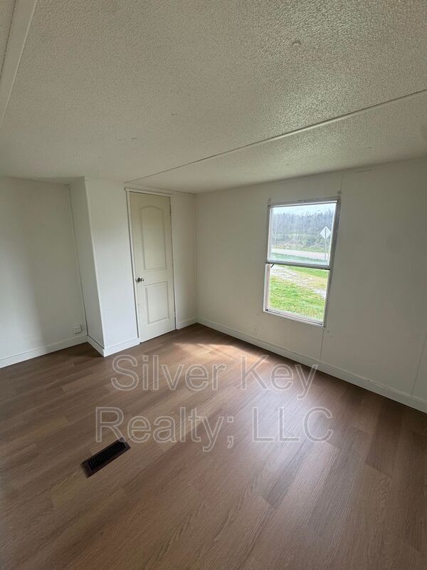 Building Photo - 3631-3637 Sweetwater Vonore Road