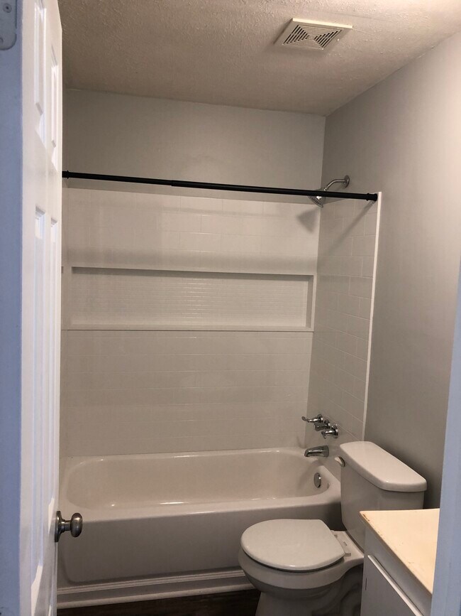 Building Photo - 153 Cox Rd