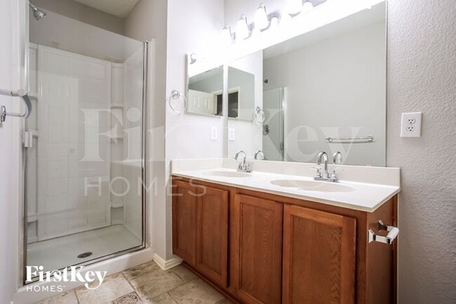 Building Photo - 1613 Baxter Springs Dr