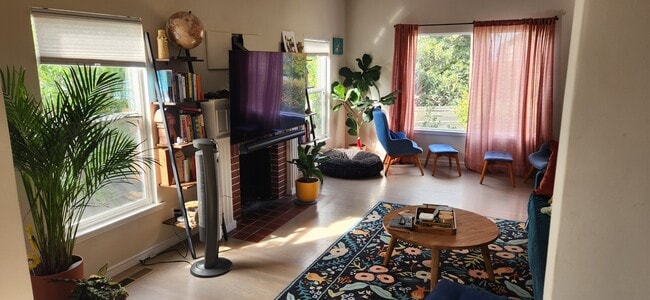 Building Photo - 4532 Reinhardt Dr