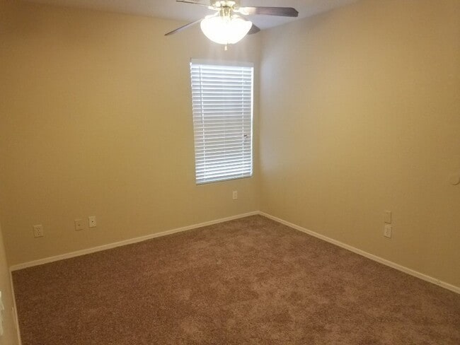 Building Photo - 16594 N 162nd Dr